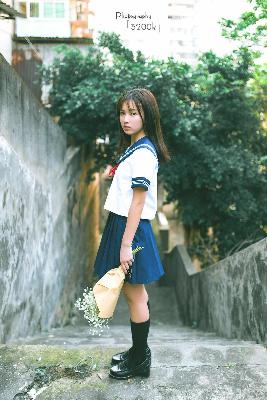 公交车上惊魂4P！邻居的秘密与<strong>催眠</strong>的真相？室友的<strong>娇妻</strong>竟遭遇如此<strong>H事件</strong>？！